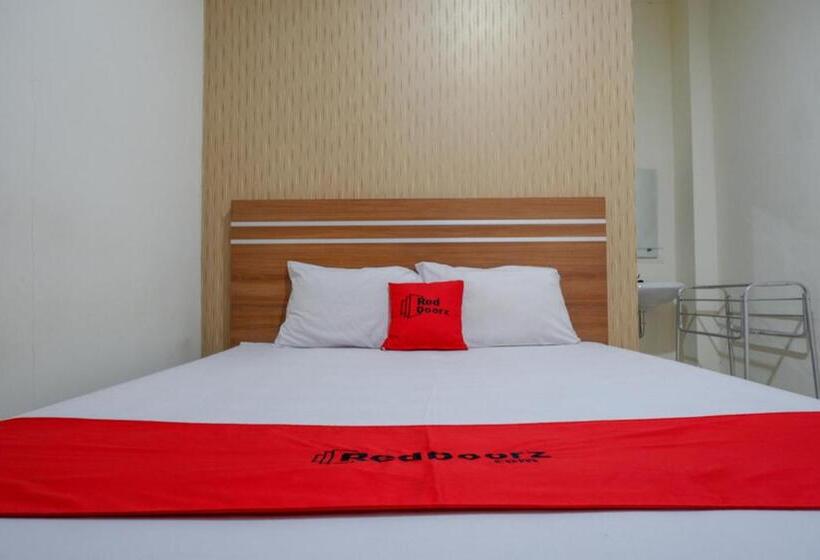 Номер Economy, Reddoorz Near Living Plaza Purwokerto