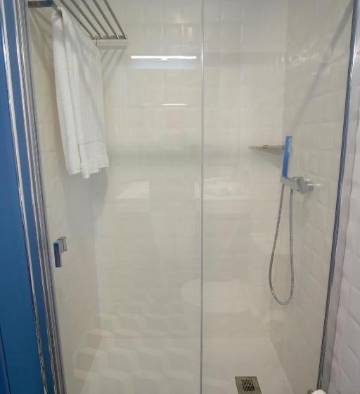 Номер Deluxe с Балконом, Zigzag Hostel