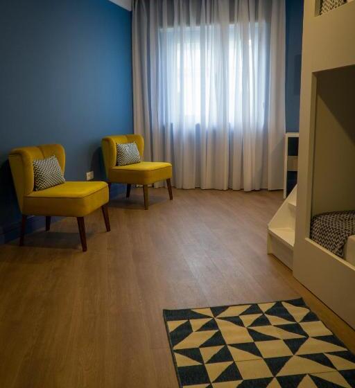 Семейный Номер, Zigzag Hostel