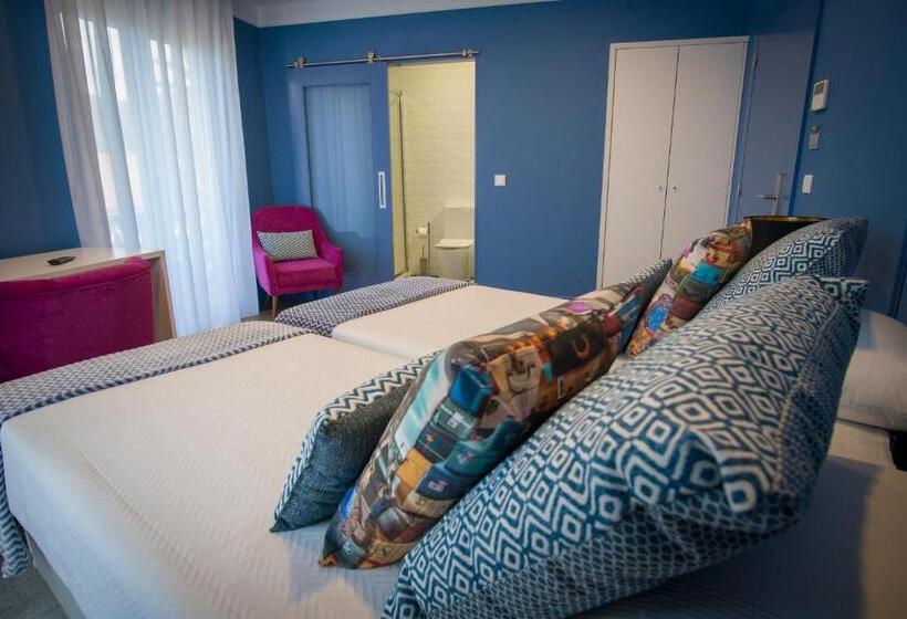 Номер Deluxe с Балконом, Zigzag Hostel
