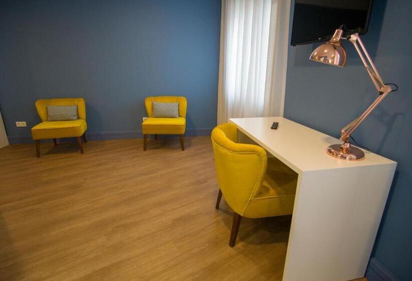 Семейный Номер, Zigzag Hostel