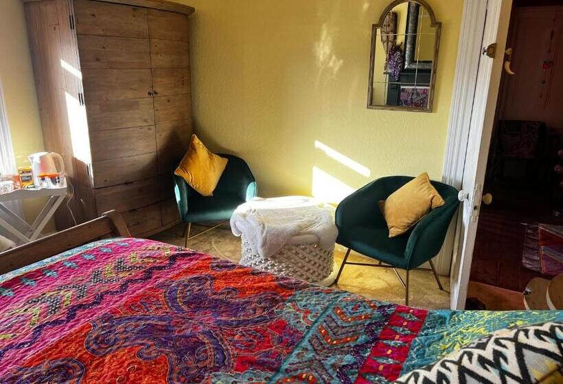 Номер Deluxe Кровать Кинг, Belmont House Boutique   The Kingsley Collection