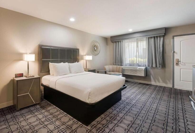 Номер Стандарт Адаптированный для Инвалидов, Best Western Big Country Inn