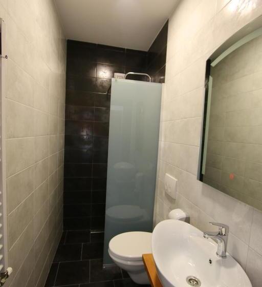 Economy Zimmer, Prior