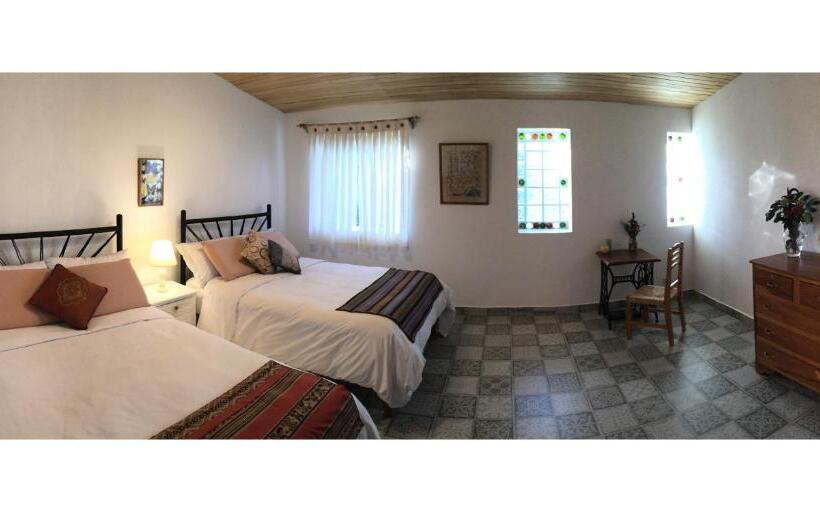 اتاق استاندارد با بالکن, Intirumi Inn