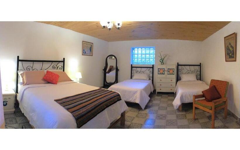 سوییت با چشم‌انداز باغ, Intirumi Inn