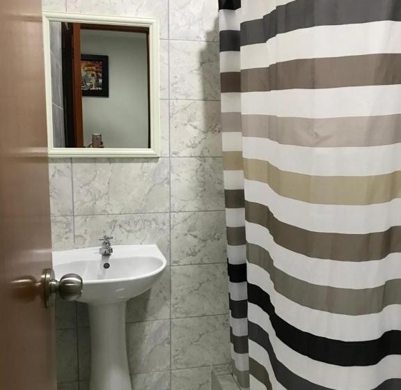 اتاق استاندارد, Hostal Parisuite