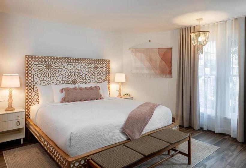 اتاق استاندارد با تخت بزرگ برای معلولان, Cardiff By The Sea Lodge