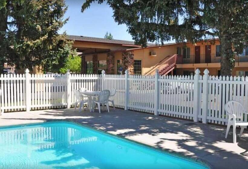 Номер Deluxe, Cimarron Inn Klamath Falls