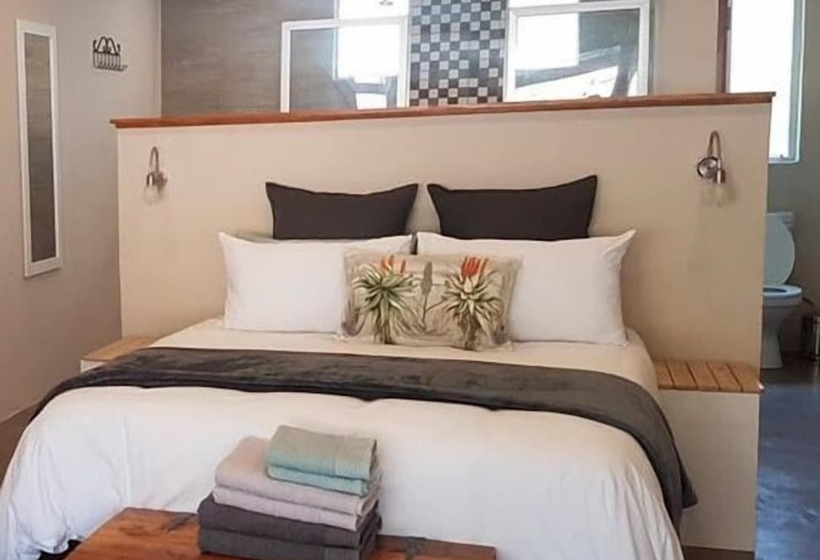 اتاق لوکس, Rocky Hollow Lodge