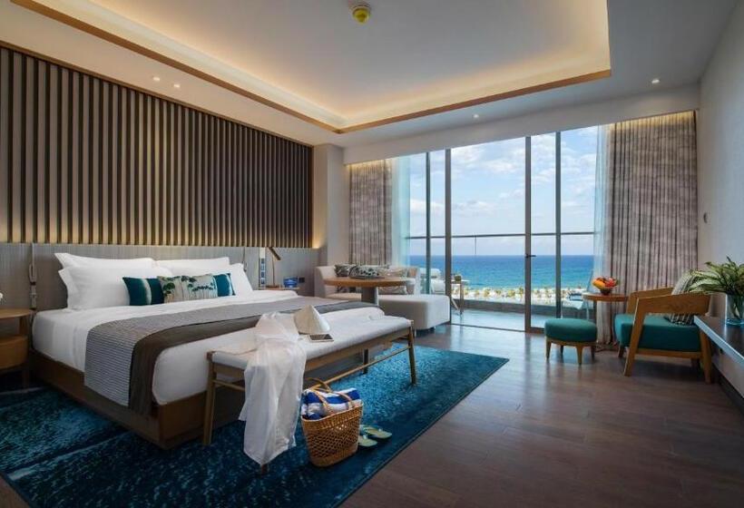 اتاق لوکس با چشم‌انداز دریا, Radisson Blu Resort Cam Ranh