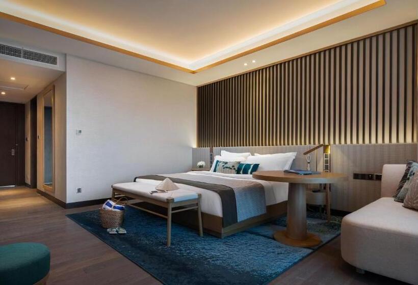 اتاق لوکس با چشم‌انداز دریا, Radisson Blu Resort Cam Ranh