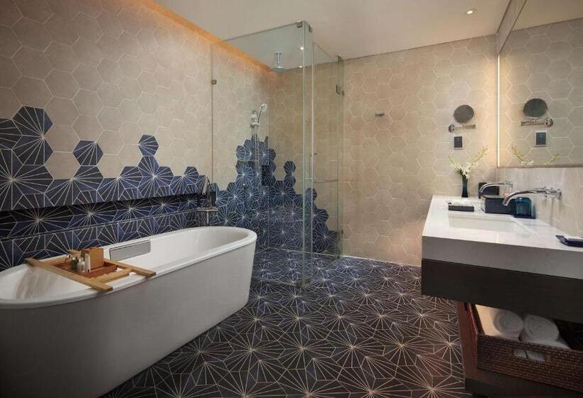 اتاق لوکس با چشم‌انداز دریا, Radisson Blu Resort Cam Ranh