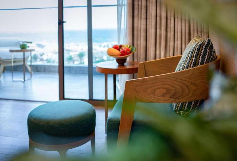 اتاق اجرایی با چشم‌انداز دریا, Radisson Blu Resort Cam Ranh