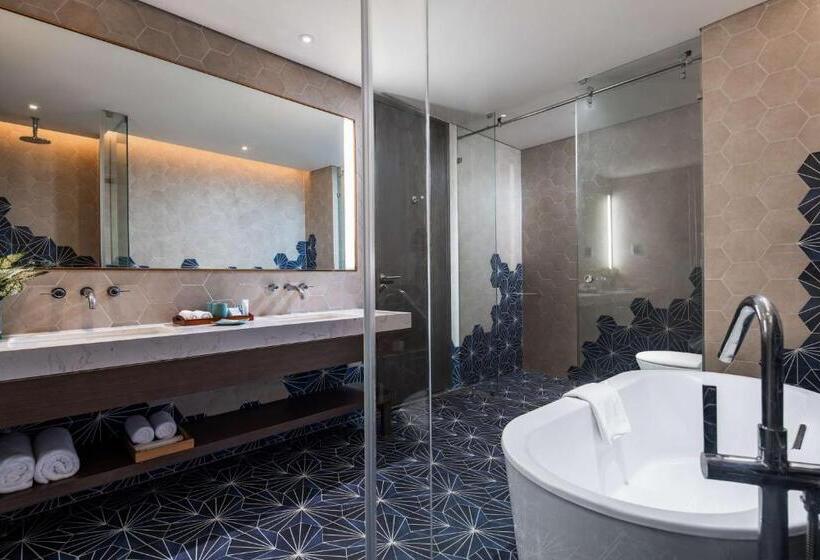 سوئیت اجرایی با چشم‌انداز دریا, Radisson Blu Resort Cam Ranh