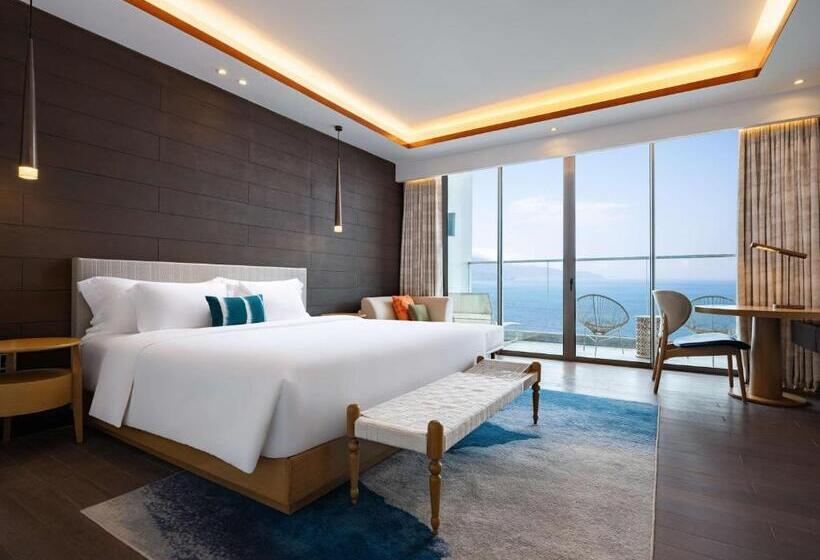 سوئیت اجرایی با چشم‌انداز دریا, Radisson Blu Resort Cam Ranh