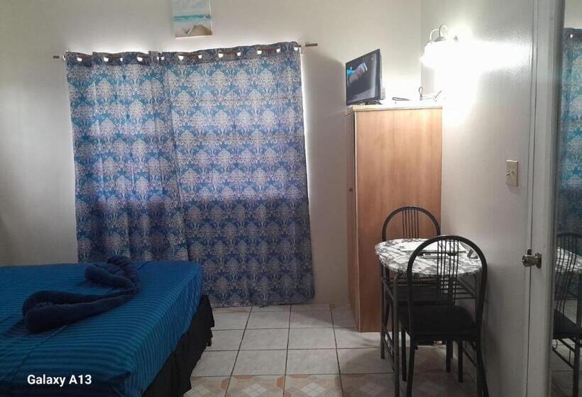 اتاق لوکس, Beverley's Guest House, Nevis