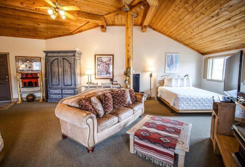 Люкс Повышенной Комфортности, Chama Trails Motel