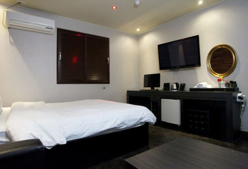 اتاق استاندارد, Gugi Motel