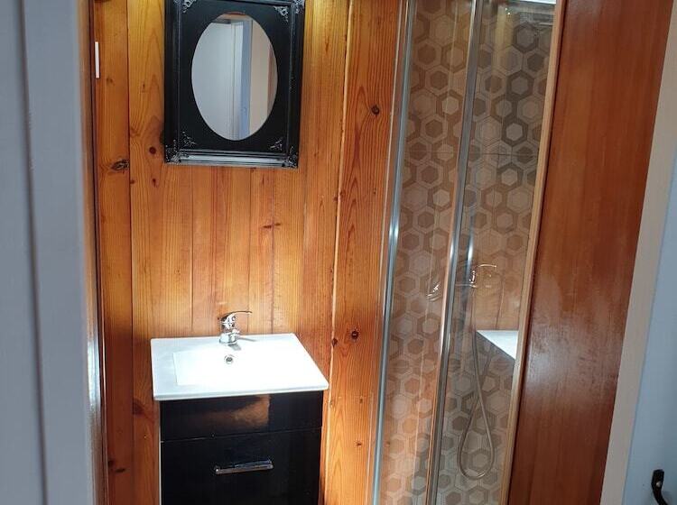 Quarto Estandar, Solar Transmontano
