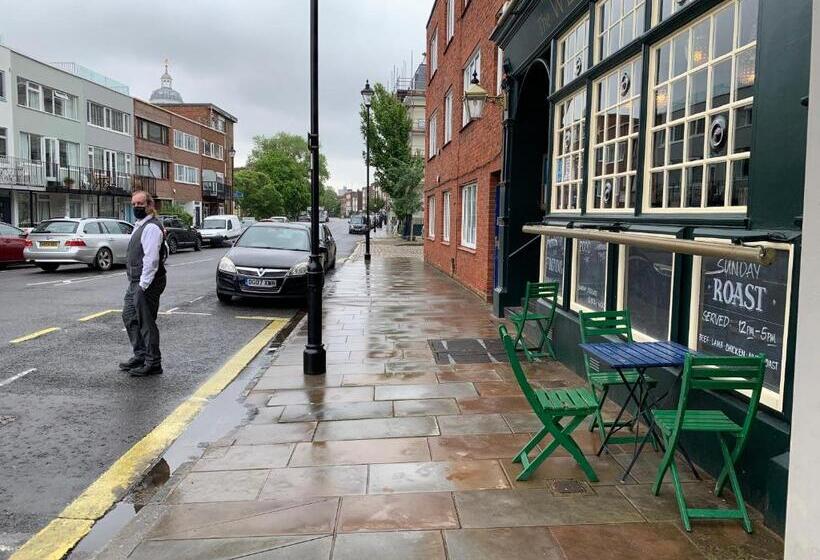 اتاق استاندارد, The Wellington Restaurant And Bar