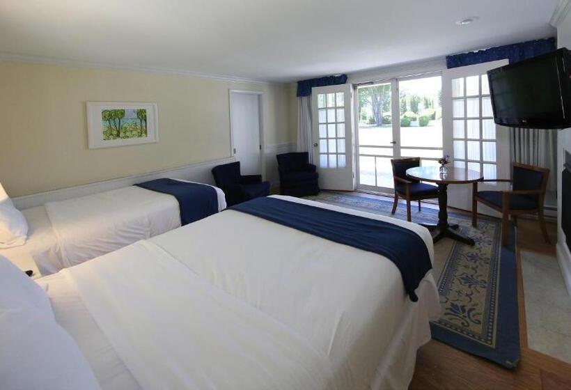 Номер Стандарт, Colonial Inn Harbor Springs