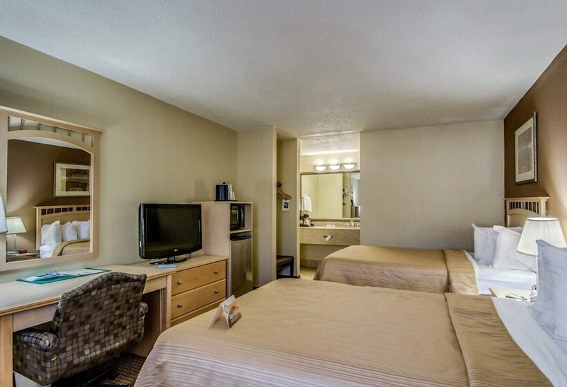 Номер Стандарт 2 Двуспальные Кровати, Quality Inn Salem  I81