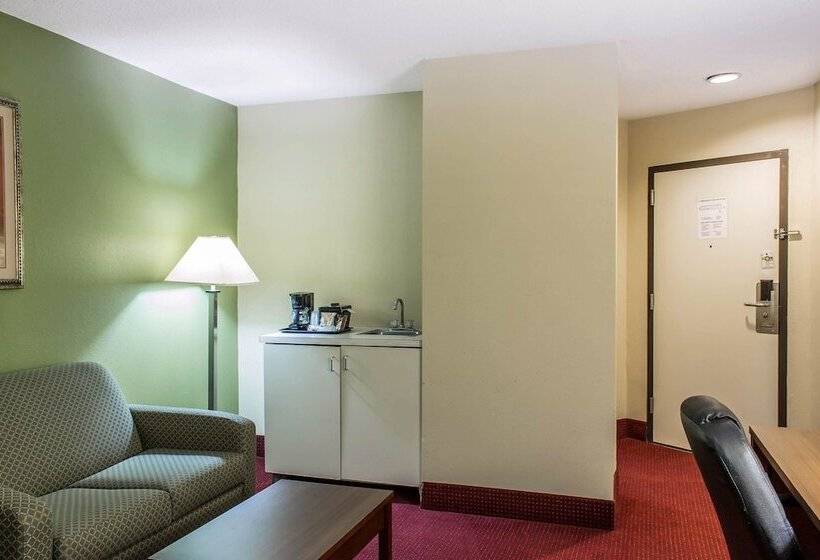 Люкс, Quality Inn Selma   Smithfield