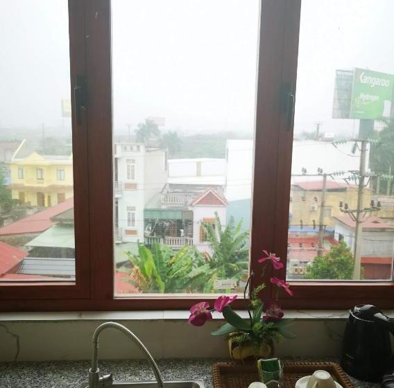 اتاق استاندارد سه نفره, Le Thanh