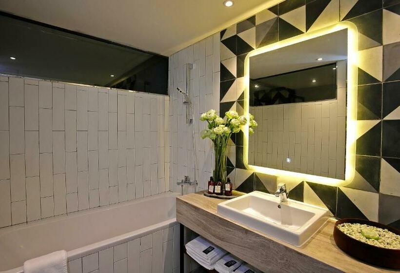 Номер Deluxe с Террасой, Baitong Hotel & Resort Phnom Penh