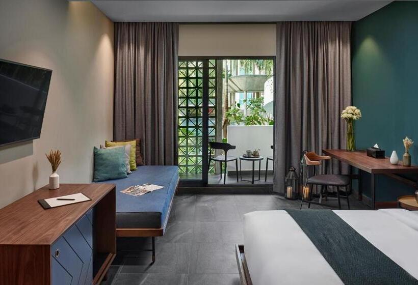 Номер Deluxe Вид на Бассейн, Baitong Hotel & Resort Phnom Penh