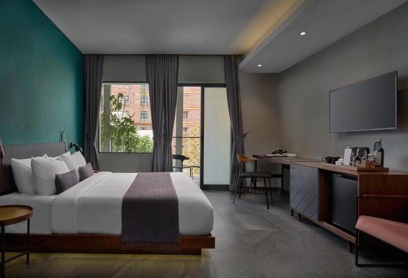 Номер Superior Кровать Кинг, Baitong Hotel & Resort Phnom Penh