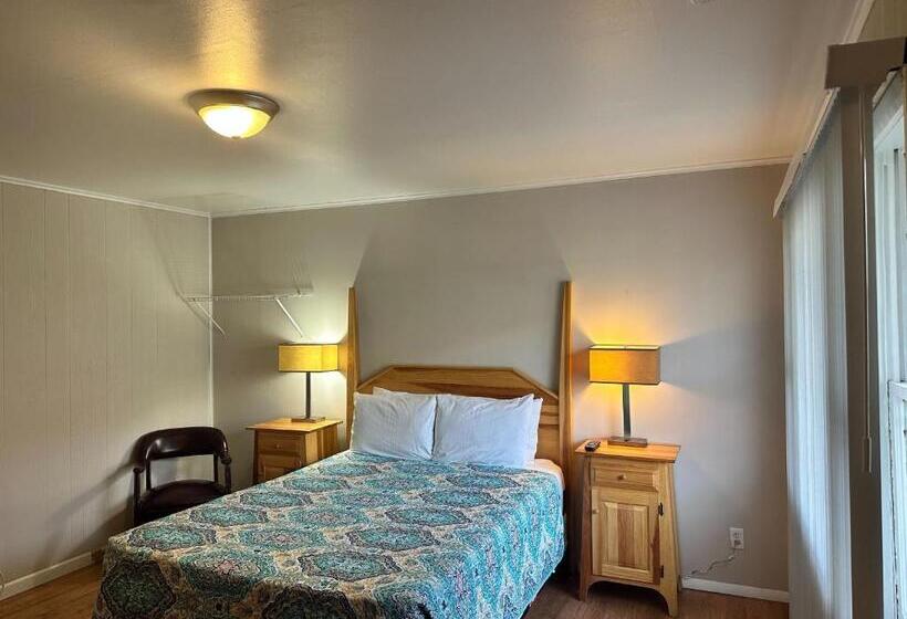 Номер Стандарт, Community Court Motel