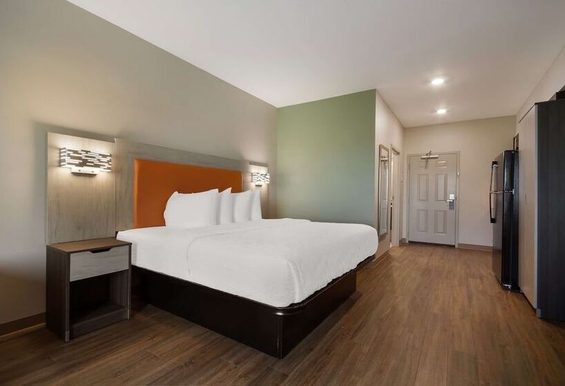 Suite, Spark By Hilton Destin