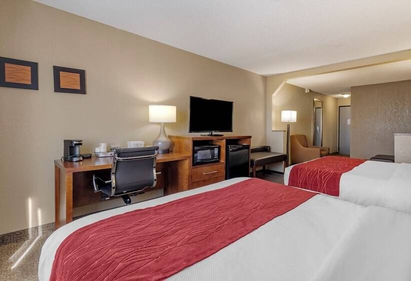 Люкс, Comfort Inn & Suites Hays I70