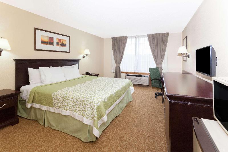 Стандартный Номер Кровать Кинг, Days Inn & Suites By Wyndham Tucker/northlake