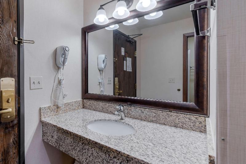 Номер Стандарт Адаптированный для Инвалидов, Holiday Inn Express Port Hueneme, An Ihg