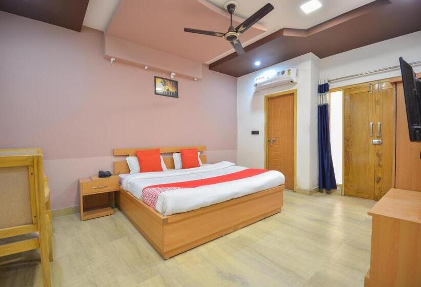 三人经典房间, Oyo 28000  Shivay Residency