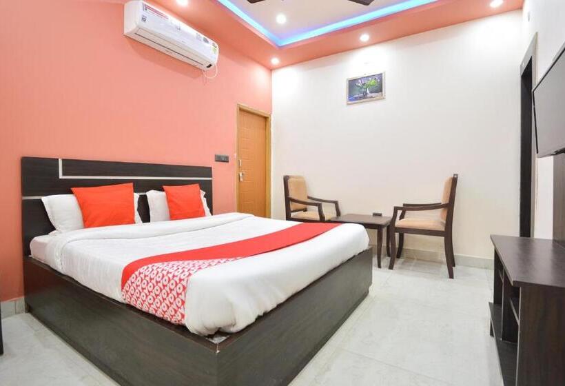 三人经典房间, Oyo 28000  Shivay Residency