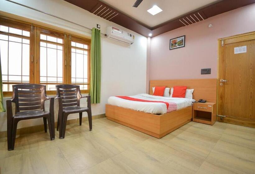 三人经典房间, Oyo 28000  Shivay Residency