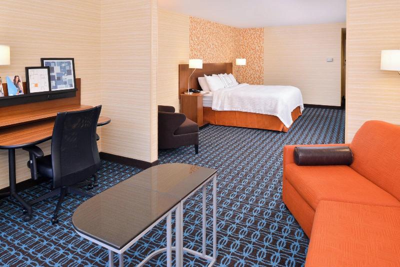 Люкс Кровать Кинг, Fairfield Inn And Suites By Marriott Rochester West/greece