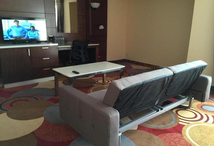 Family Suite, La Crystal Hotel  Los Angeles Long Beach Area