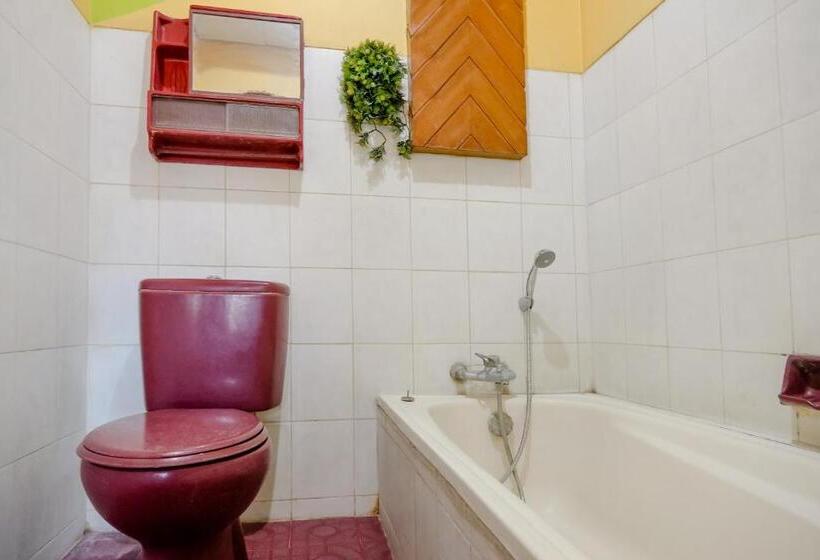 Economy Triple Room, Spot On 1761  Dirgahayu