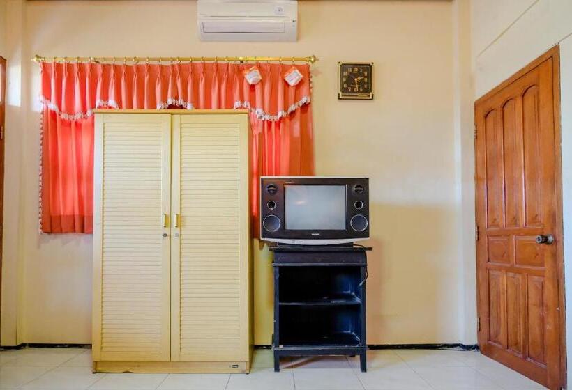 Economy Triple Room, Spot On 1761  Dirgahayu