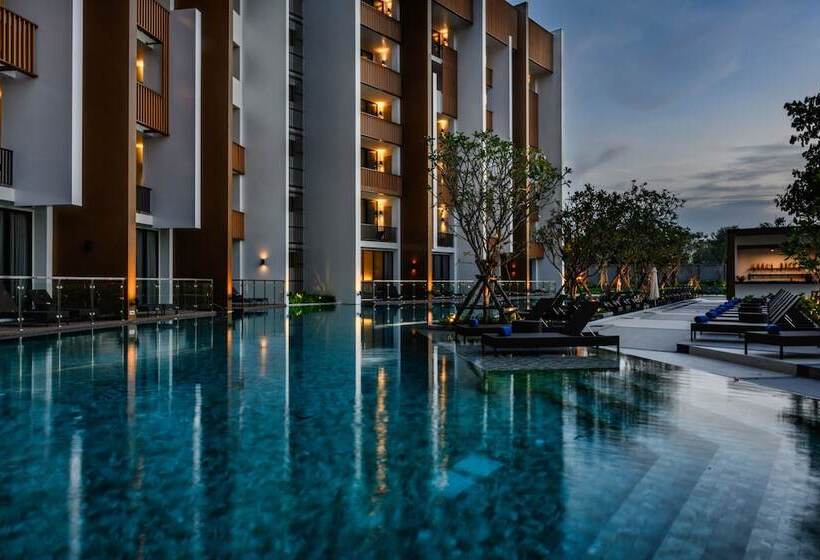 Люкс Вид на Бассейн, Isanook Resort & Suites Hua Hin