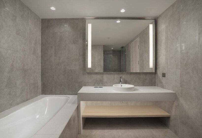 سوئیت جونیور با تخت بزرگ, Four Points By Sheraton Surabaya, Pakuwon Indah