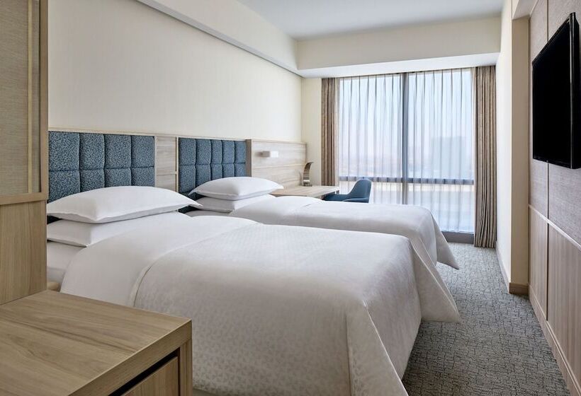 اتاق لوکس, Four Points By Sheraton Surabaya, Pakuwon Indah