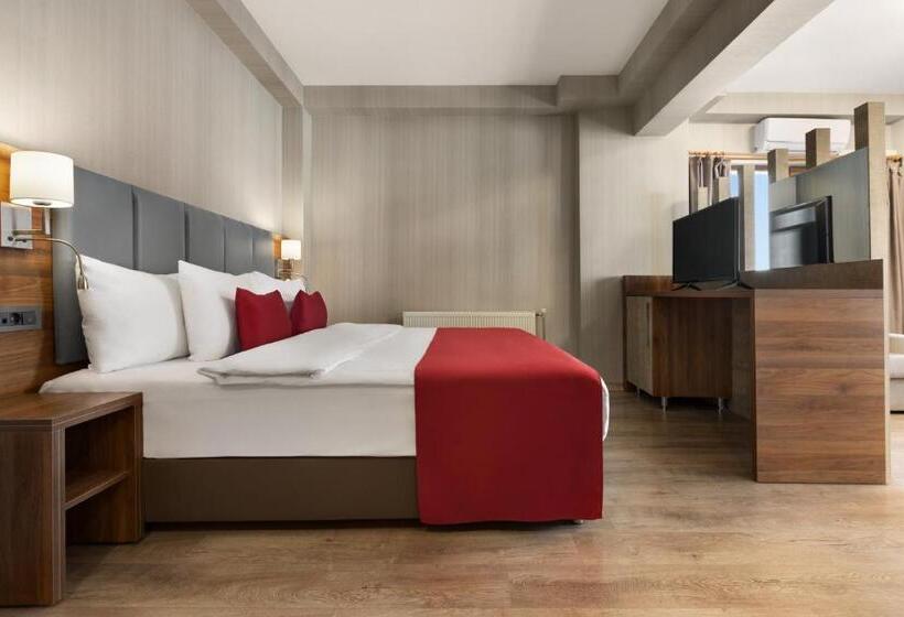 주니어 스위트, Ramada By Wyndham Van