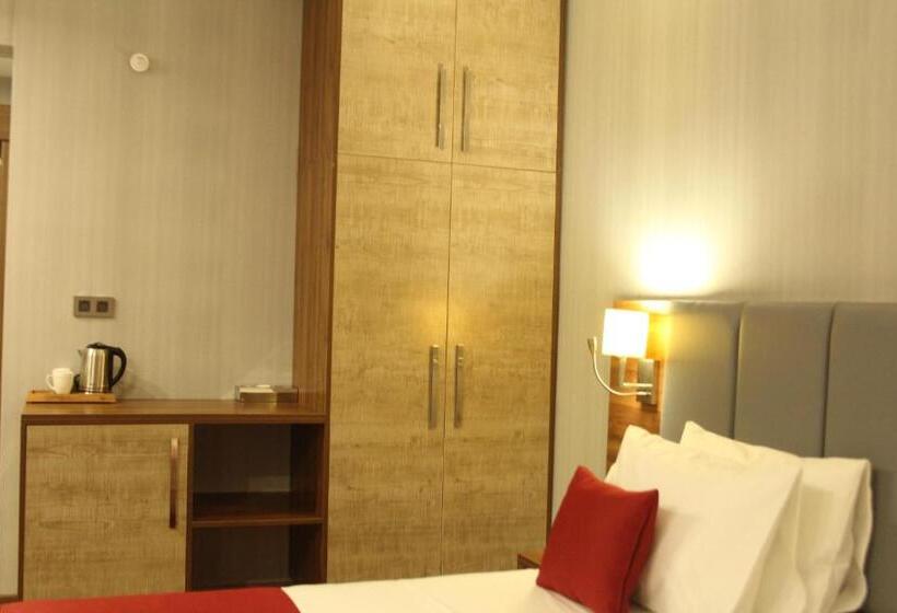 스위트 킹사이즈 침대, Ramada By Wyndham Van