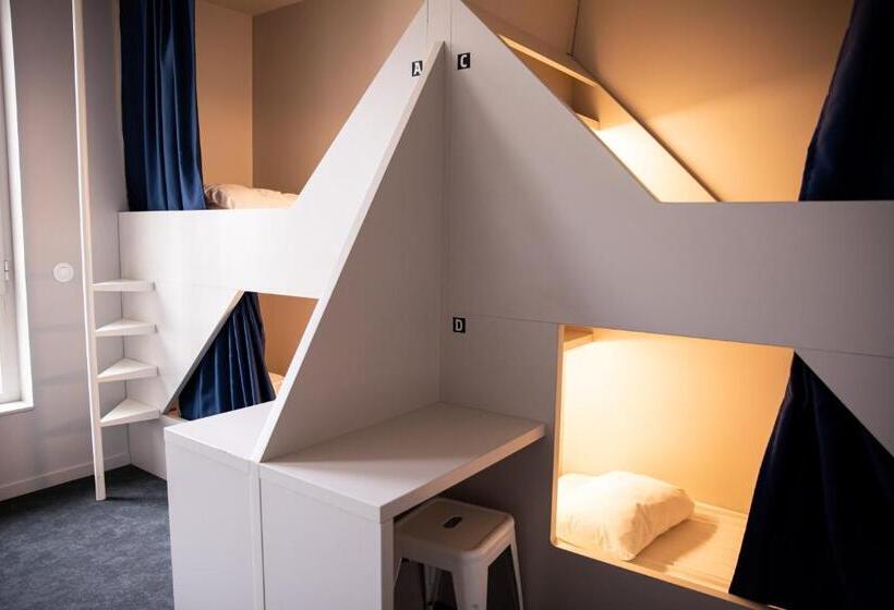 Family Suite, The People   Tours
